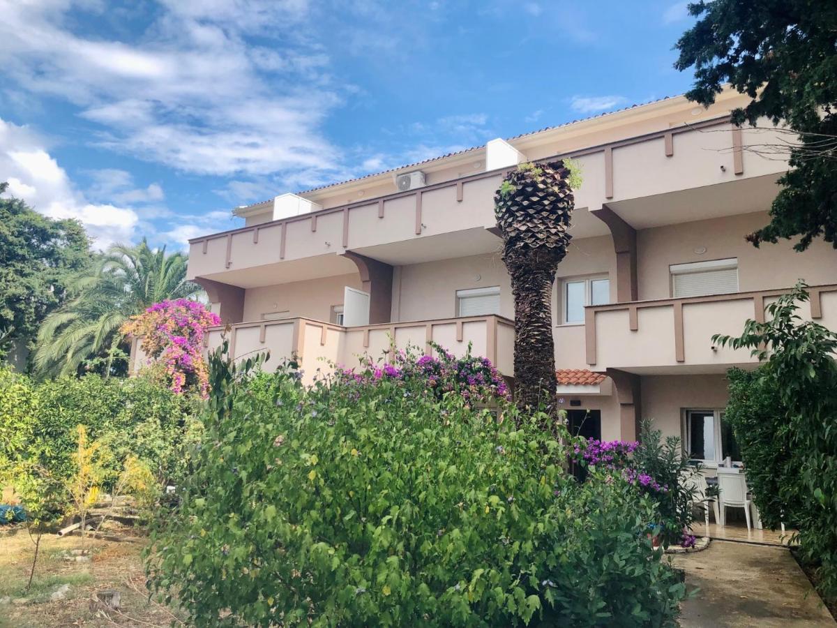 Apartments Palma Novalja Exteriör bild