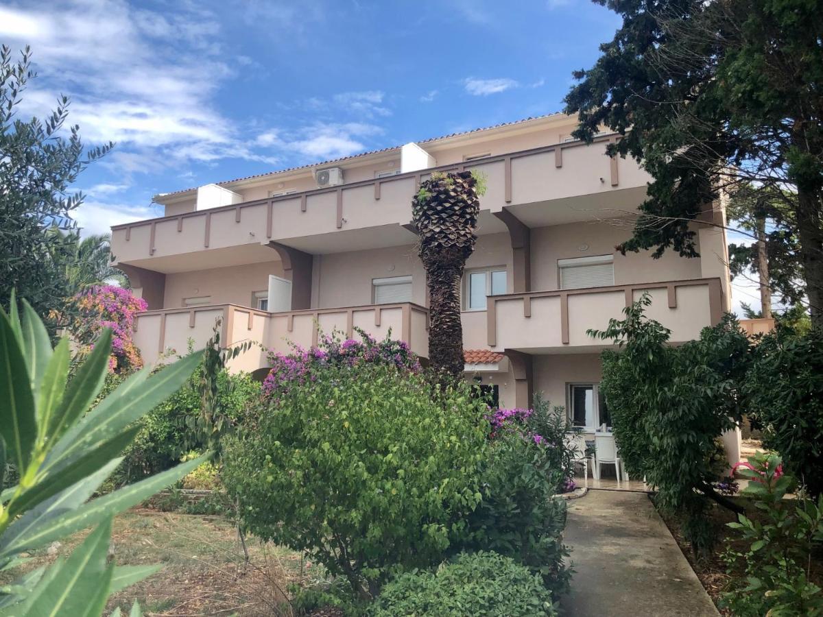 Apartments Palma Novalja Exteriör bild