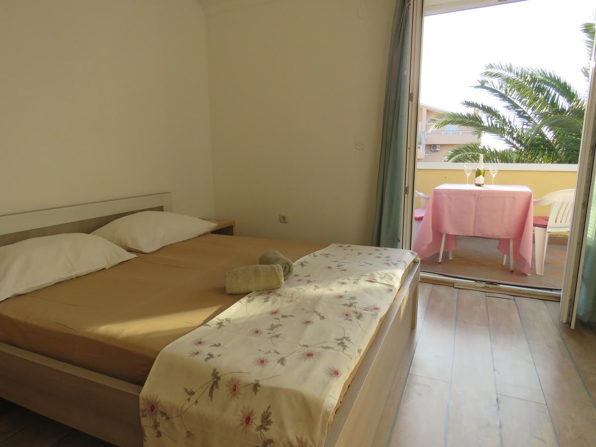 Apartments Palma Novalja Exteriör bild